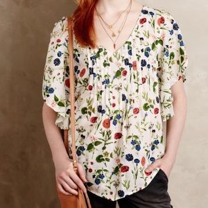Anthro floral blouse w/fluttered sleeves
